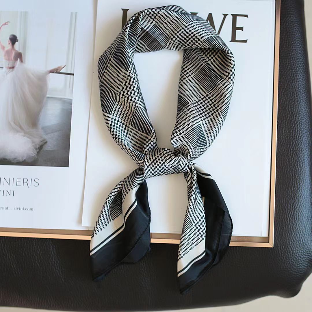 New Fashion Zebra Printed Squa - Silk Neck Scarf 评论和价格